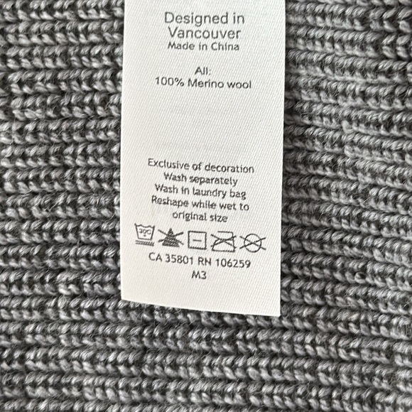 Lululemon Exaltation Wrap *Reversible - Picture 5 of 10